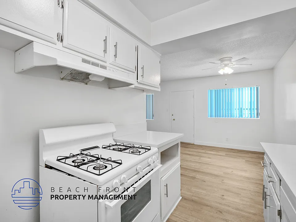 868 Victor Ave.