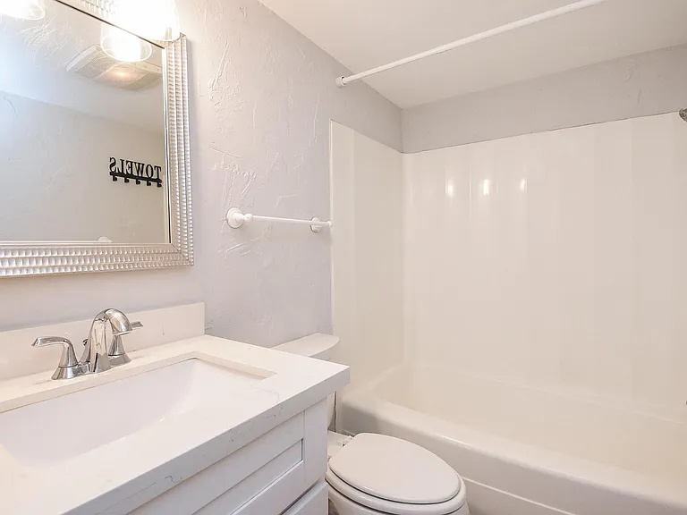201 Vanderpool Ln #113 — Photo 35
