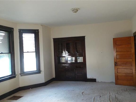 5th image of 725 N 75th St