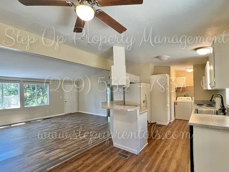 23495 Kreitzer Way — Photo 10