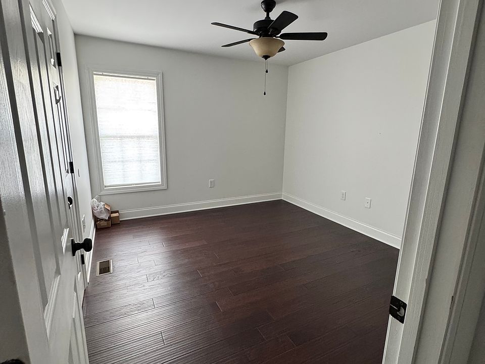 1st image of 712 N Main St