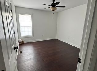 712 N Main St, Mooresville, NC 28115