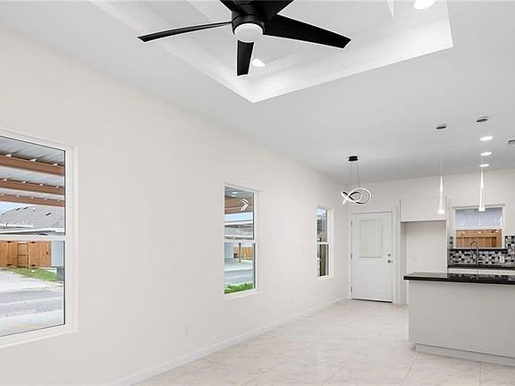 4th image of 907 N Blair Ave #3