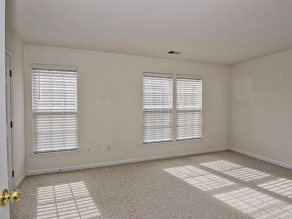 4th image of 9556 Glenashley Dr