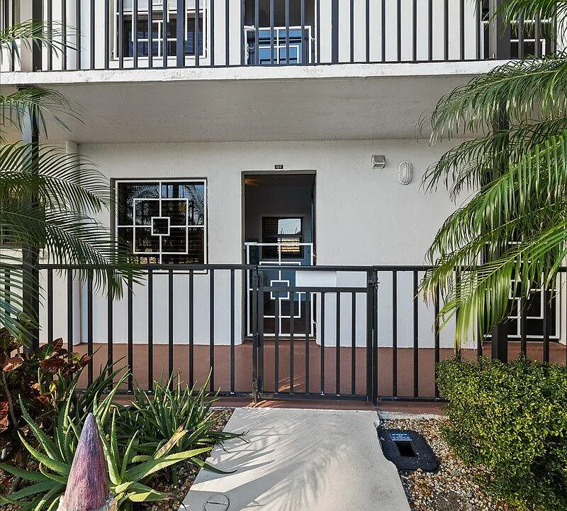 4600 Ocean Beach Blvd #107