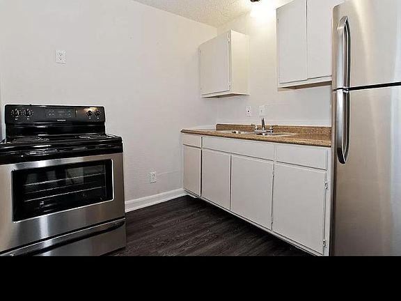4th image of 2618 Jeffries St APT 201