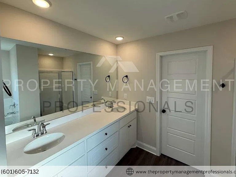 571 Patrick Farms Dr — Photo 18