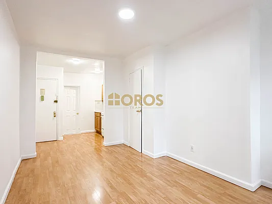 Rented by City Connections Realty | media 2