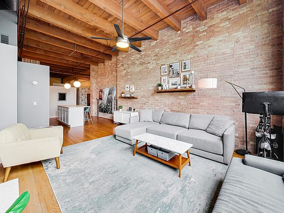 2nd image of 1733 W Irving Park Rd APT 409