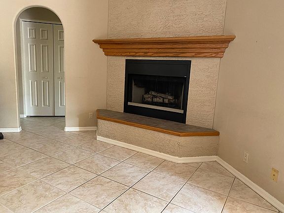 3rd image of 2705 E Diamond Ave