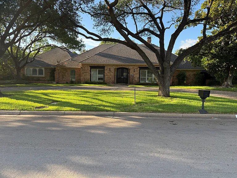 6911 Gateridge Dr — Photo 29