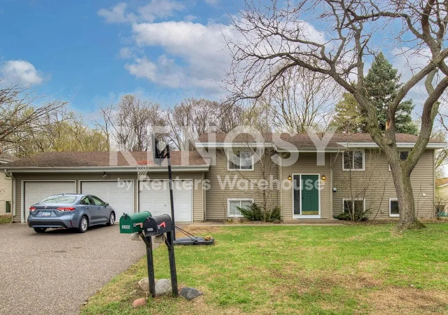 11/14/2026, 3 Bedrooms, 1 Bathrooms, House, New Brighton, MN — Photo 1