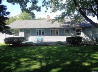 19 Elkhurst Dr, Cheektowaga, NY 14225