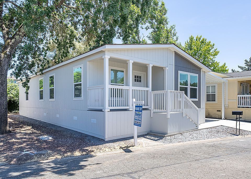 1st image of 4 Larkspur Pl