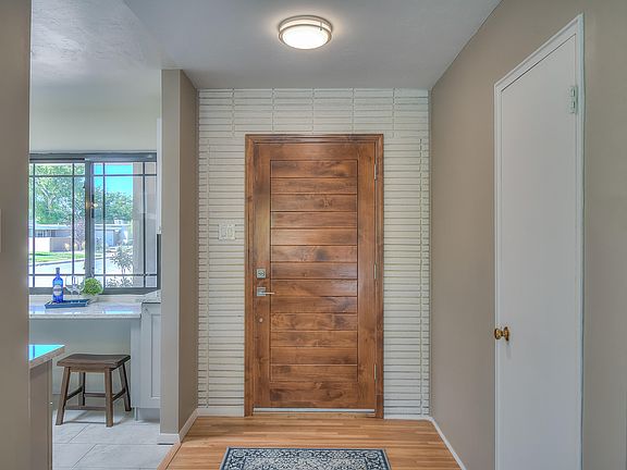 5th image of 3700 La Hacienda Dr NE