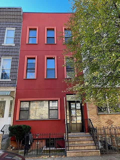 1st image of 37 Jewel St