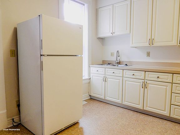 5th image of 364-372 E Sycamore St #684-366