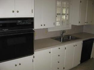 11 Blackfriar Rd, Texarkana, TX 75503