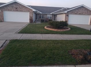 1706 Golden Oak Dr, Crown Point, IN 46307