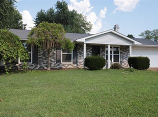 254 Meadowbrook Dr, Farmington, MO 63640