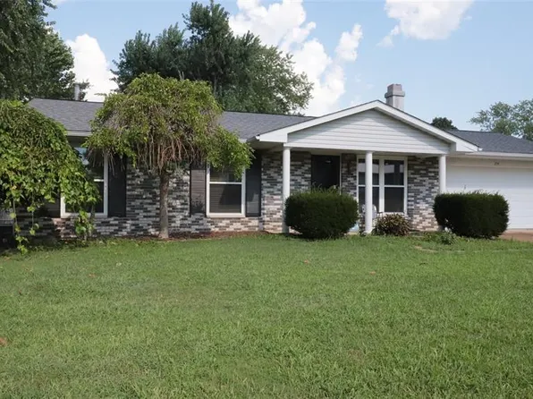 254 Meadowbrook Dr, Farmington, MO 63640