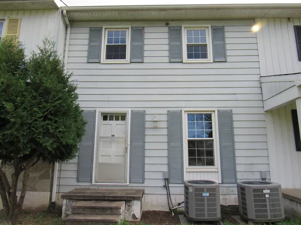 984 Stony Bridge Dr, Chambersburg, PA 17202
