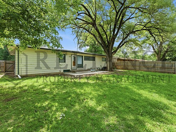 4th image of 1415 N Prairie Ln