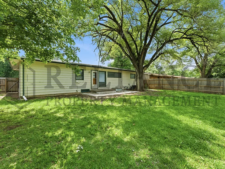 1415 N Prairie Ln — Photo 4
