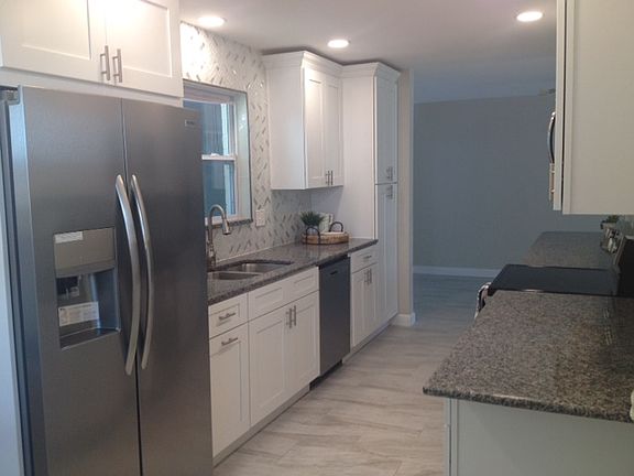 3rd image of 853 Cordova Ave