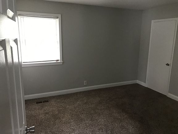 4th image of 719 Kent Dr APT A