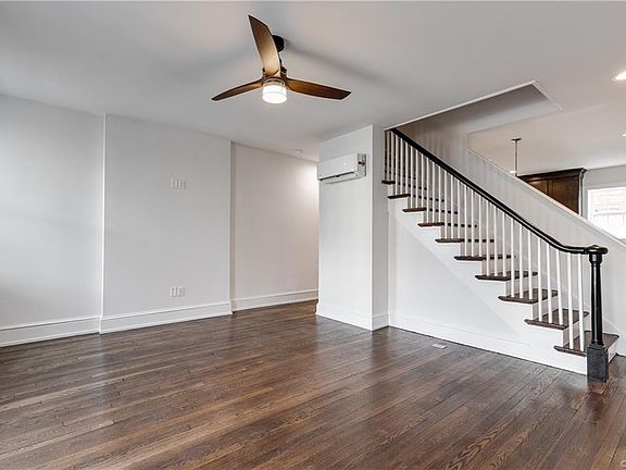 3rd image of 2609 Grayland Ave