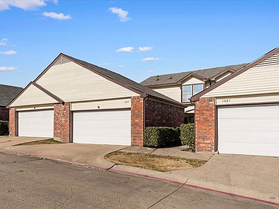 3rd image of 1017 Weston Dr