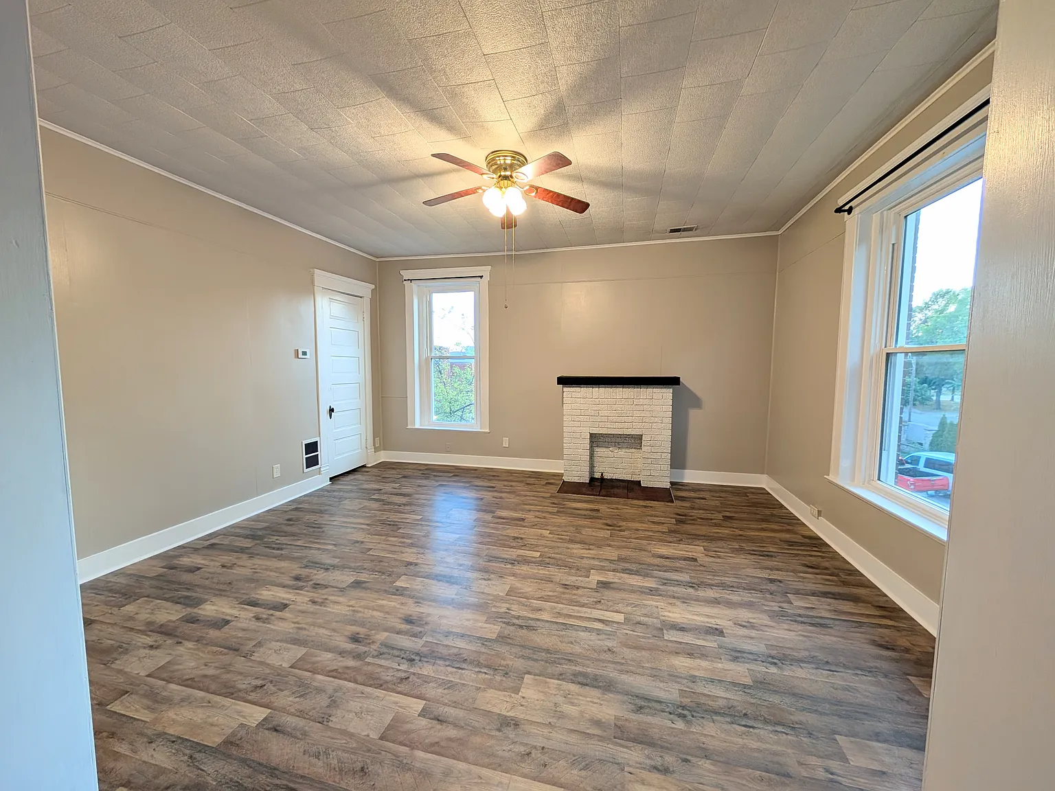 2 bed, 950 sqft, $1,200 — Photo 4