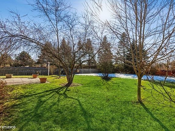 4th image of 331 Woodhill Ln