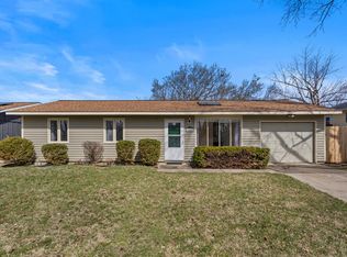 2504 Hathaway Dr, Champaign, IL 61821