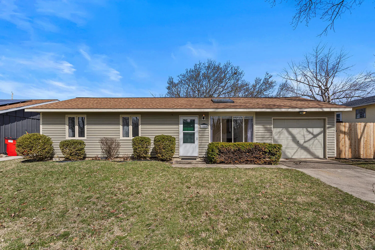 2504 Hathaway Dr photo 1