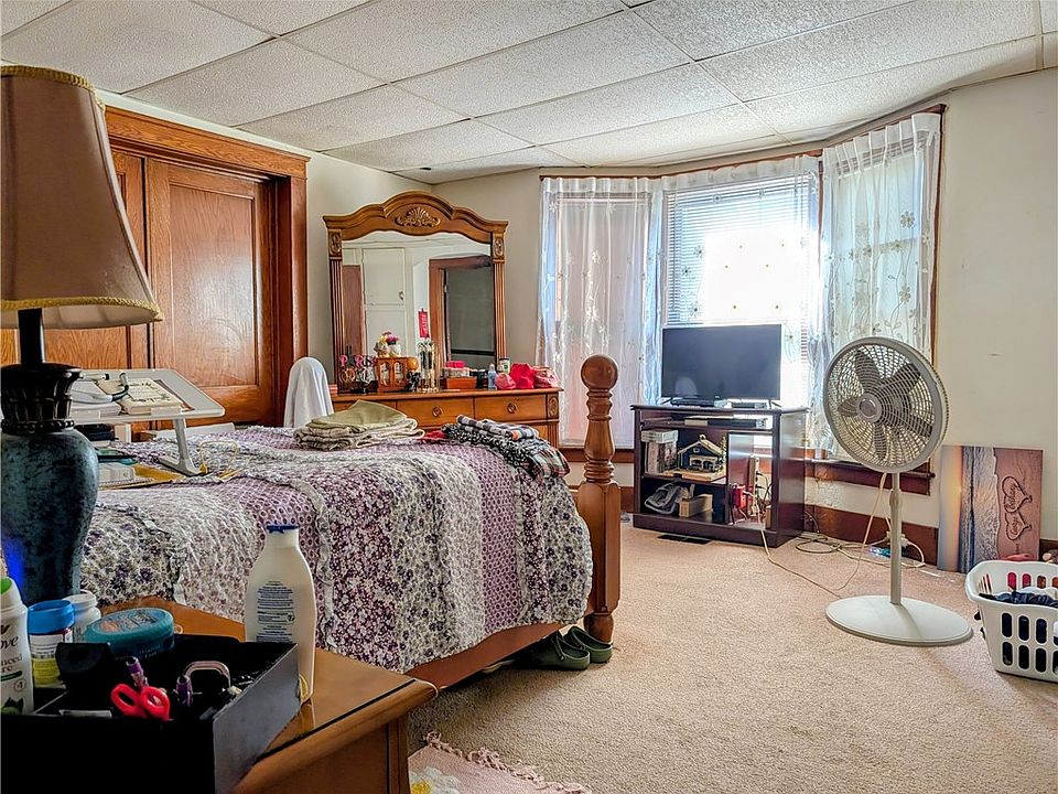 10th image of 308 Mount Zoar St