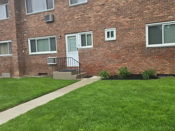 355 Route 111 #19, Smithtown, NY 11787