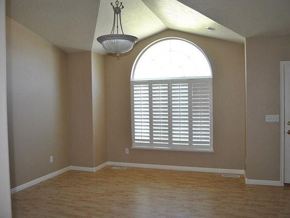 3rd image of 3828 E Briar Creek Cir