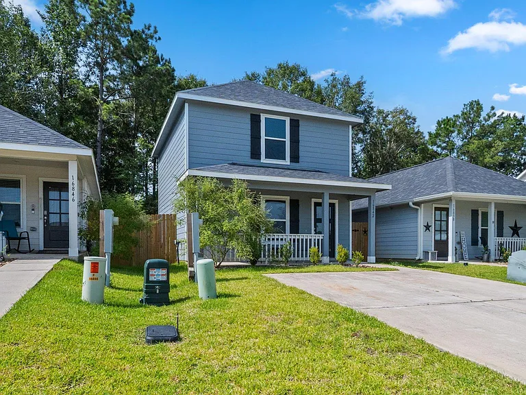 16842 Marie Village Dr — Photo 2