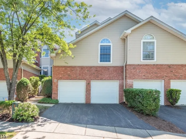 10 Ebersbach Ln, Roseland Boro, NJ 07068