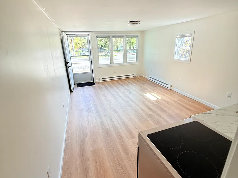 47 Jericho Rd #1 — Photo 3