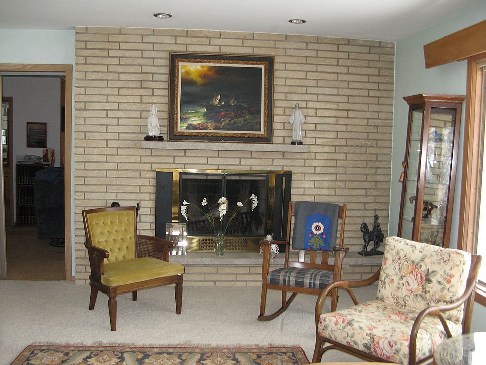 2nd image of 930 Angelo Dr