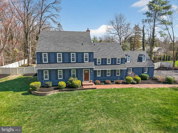 745 N Stanwick Rd, Moorestown, NJ 08057