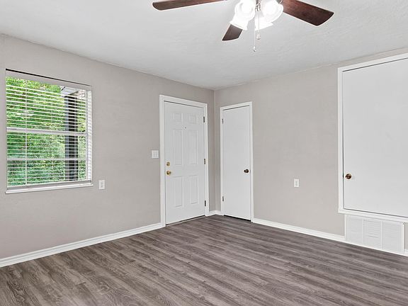 3rd image of 3607 Bonnie St