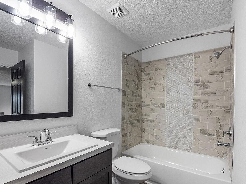 1st image of 212 Creekside Ct #212