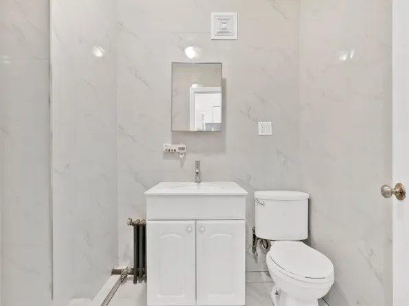 7-06 College Point Boulevard image 31 of 44