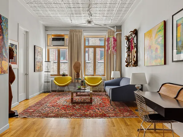 107 West 25th Street image 5 of 12