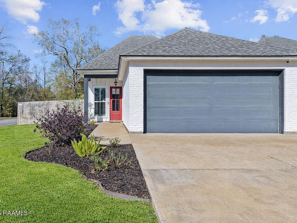 1st image of 134 Twin Meadow Ln