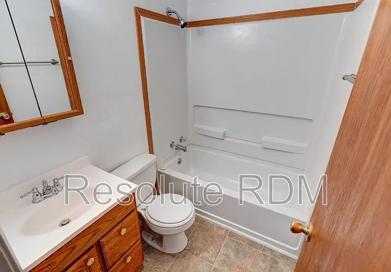 140 Wilson St — Photo 14